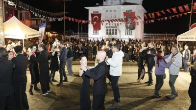 Türkiye Cumhuriyeti’nin 103. kuruluş yıl dönümü Mudanya’da coşkuyla kutlandı. Yağmur