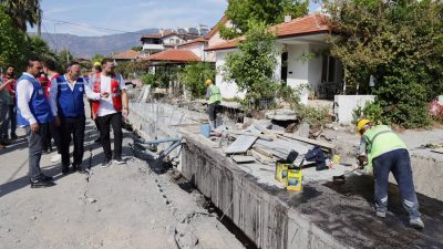 Muğla Büyükşehir Belediyesi, Köyceğiz’de yaklaşık 70 kilometrelik yol ağında altyapı