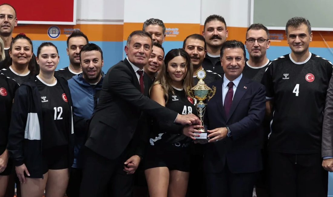Muğla Büyükşehir Belediyesi, 29 Ekim Cumhuriyet Bayramı etkinlikleri kapsamında belediye personeline