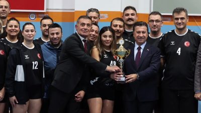 Muğla Büyükşehir Belediyesi, 29 Ekim Cumhuriyet Bayramı etkinlikleri kapsamında belediye personeline