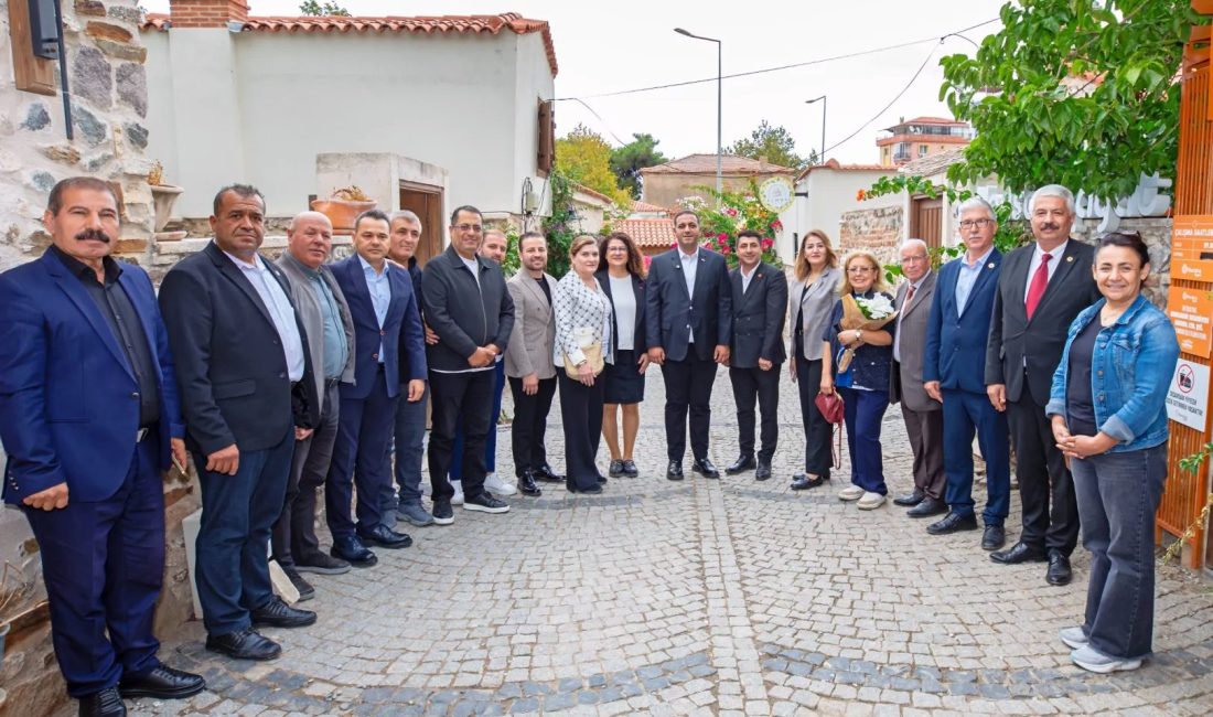 Narlıdere Belediye Başkanı Erman Uzun, İzmir Muhtarlar Federasyonu Başkanı Sedat