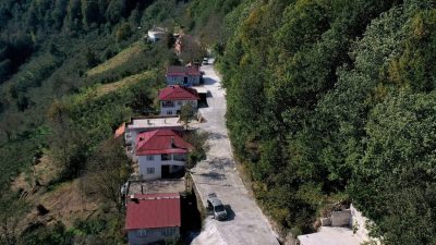 Ordu Büyükşehir Belediyesi, kırsal mahallelerde ulaşım konforunu artırmak amacıyla yol