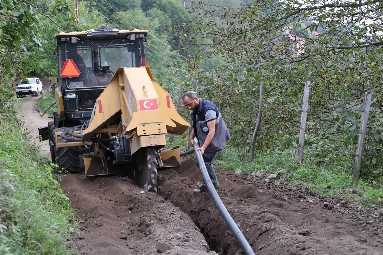 Ordu Büyükşehir Belediyesi, kent genelinde sürdürdüğü altyapı yatırımlarıyla mahallelerin içme