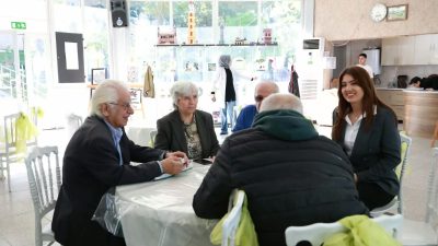 Bursa'da Osmangazi Kent Konseyi Başkanı Sevim Sakallı ve yönetim kurulu