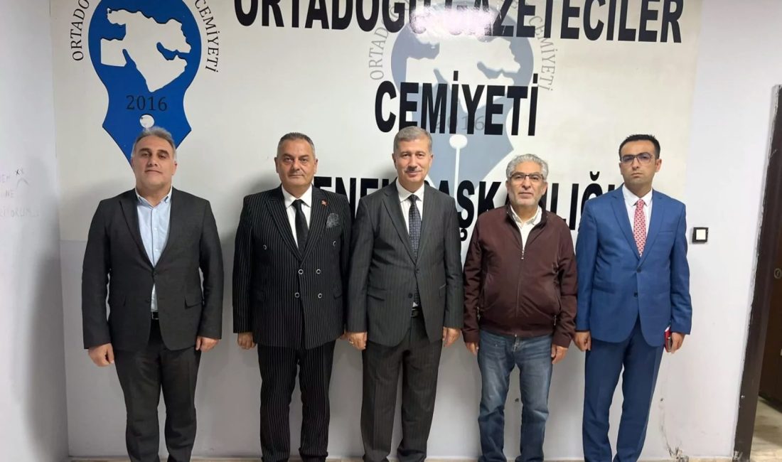 Ağrı İbrahim Çeçen Üniversitesi Rektörü Prof. Dr. İlhami Gülçin, Orta