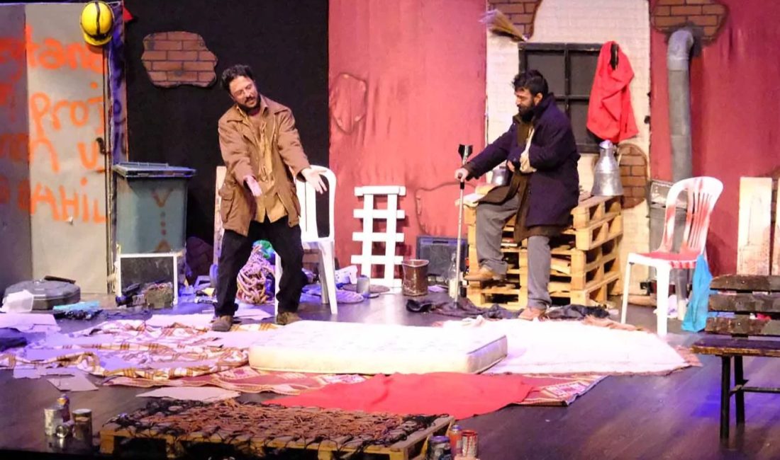 Sakarya Büyükşehir Ekim Kültür Sanat Etkinlikleri, “Kayık Dünya” adlı tiyatro