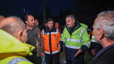 Sel ve taşkınların etkili olduğu bölgelerde ekiplerin çalışmalarını yakından takip
