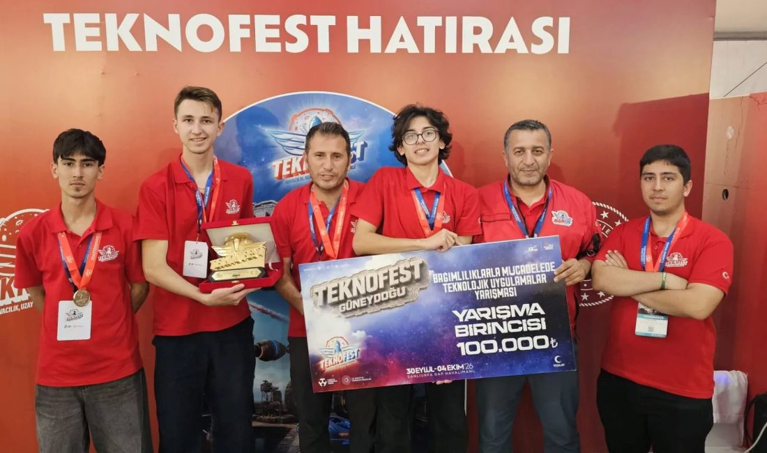Şanlıurfa’da düzenlenen TEKNOFEST yarışmalarında Figen Sakallıoğlu Anadolu Lisesi MARMAD Takımı,