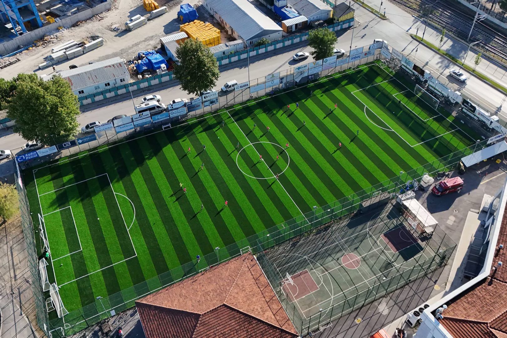 Sakarya Büyükşehir Belediyesi, sporda hayata geçirdiği tarihi yatırımlara yenilerini ekliyor.