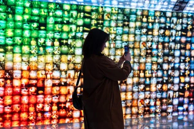 Dünyanın 14 şehrinde yüz binlerce ziyaretçiye ulaşan uluslararası Dalí Cybernetics: