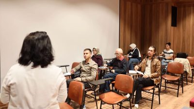 Sakarya Büyükşehir Belediyesi’nin SAMEK kurslarında yeni dönem başladı. AKM’de İngilizce