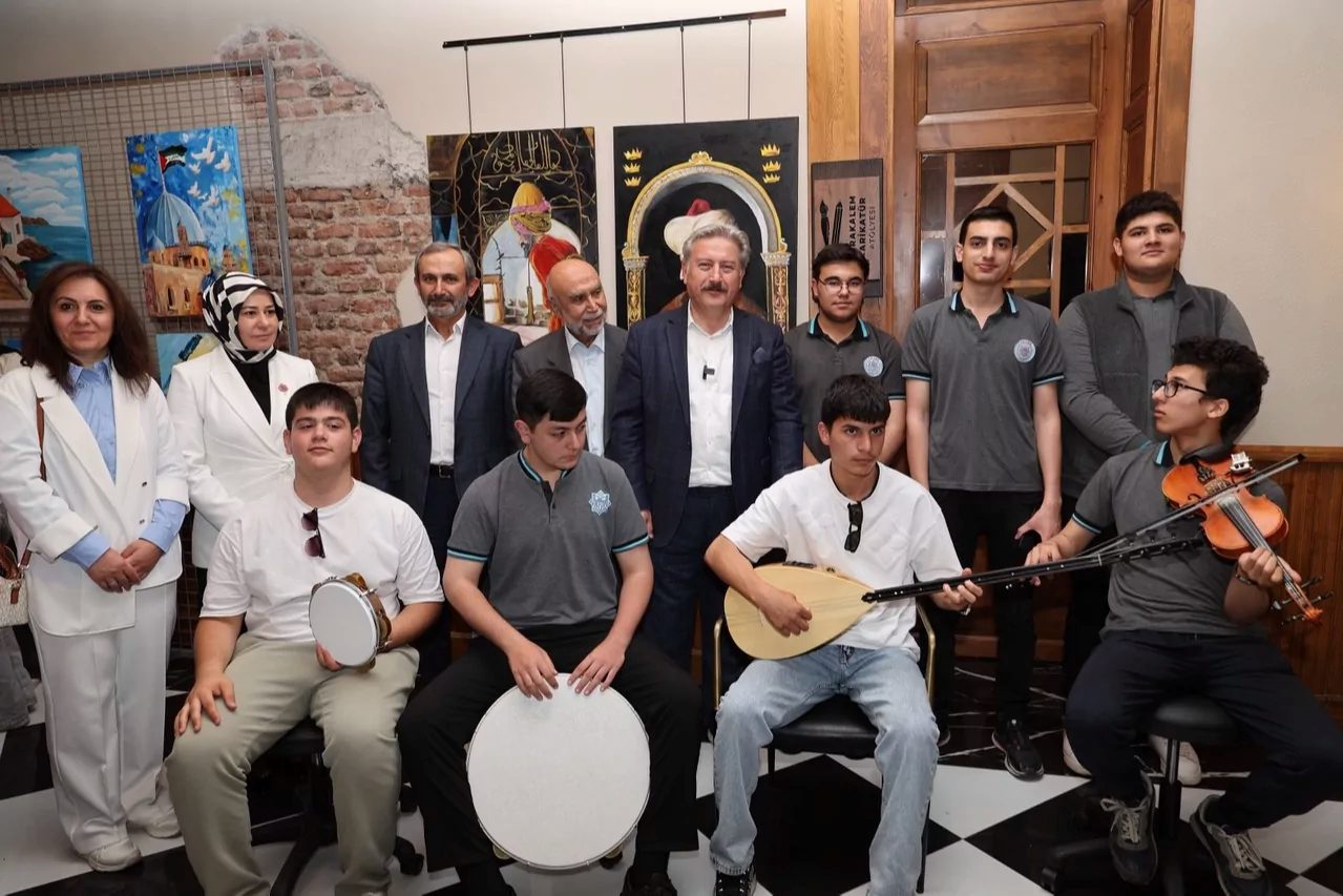 Kayseri Melikgazi Belediyesi’nin Hunat Mahallesinde hayata geçirdiği, görsel sanatlar, güzel