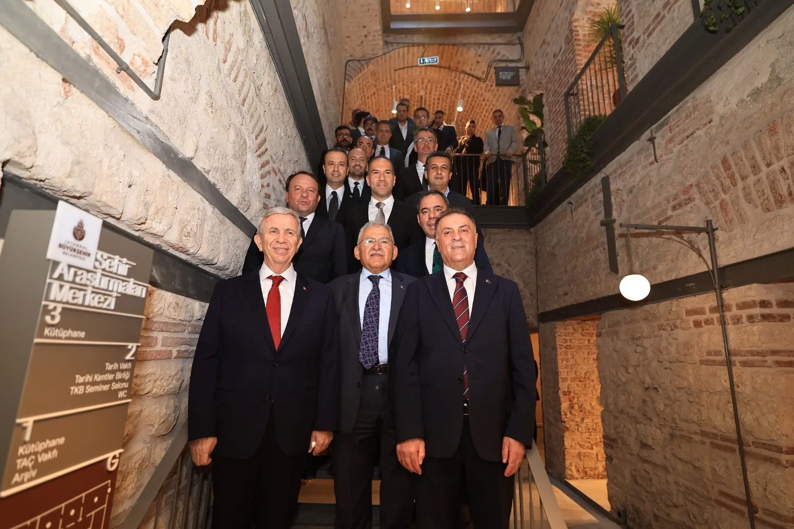 İstanbul Büyükşehir Belediyesi (İBB), Beyoğlu Perşembe Pazarı’ndaki tarihi Kuyumcu Han’ı,