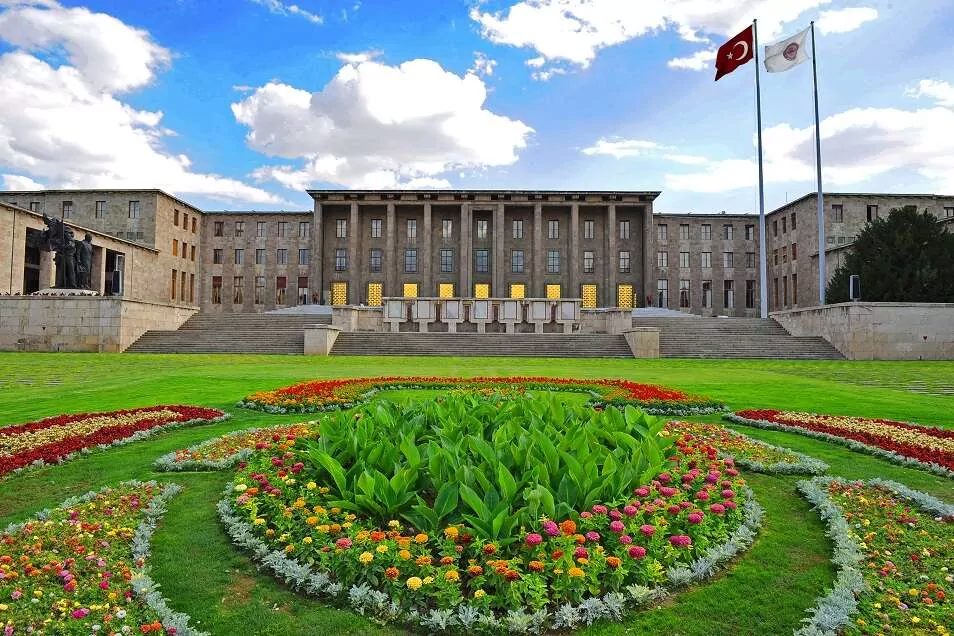 Türkiye Büyük Millet Meclisi (TBMM) Genel Kurulu, 51 günlük aranın
