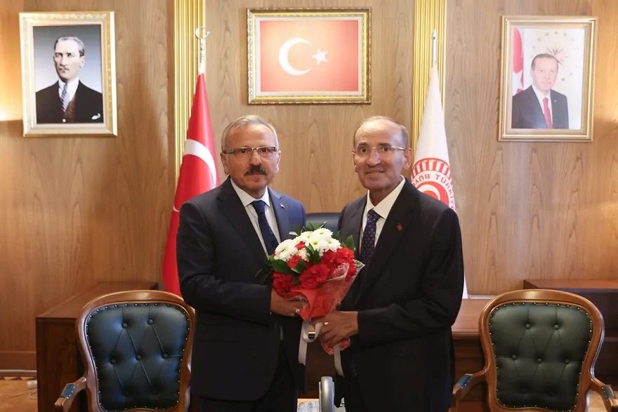 Sağlık sorunları nedeniyle TBMM Başkanvekilliği görevinden istifa eden Bekir Bozdağ,