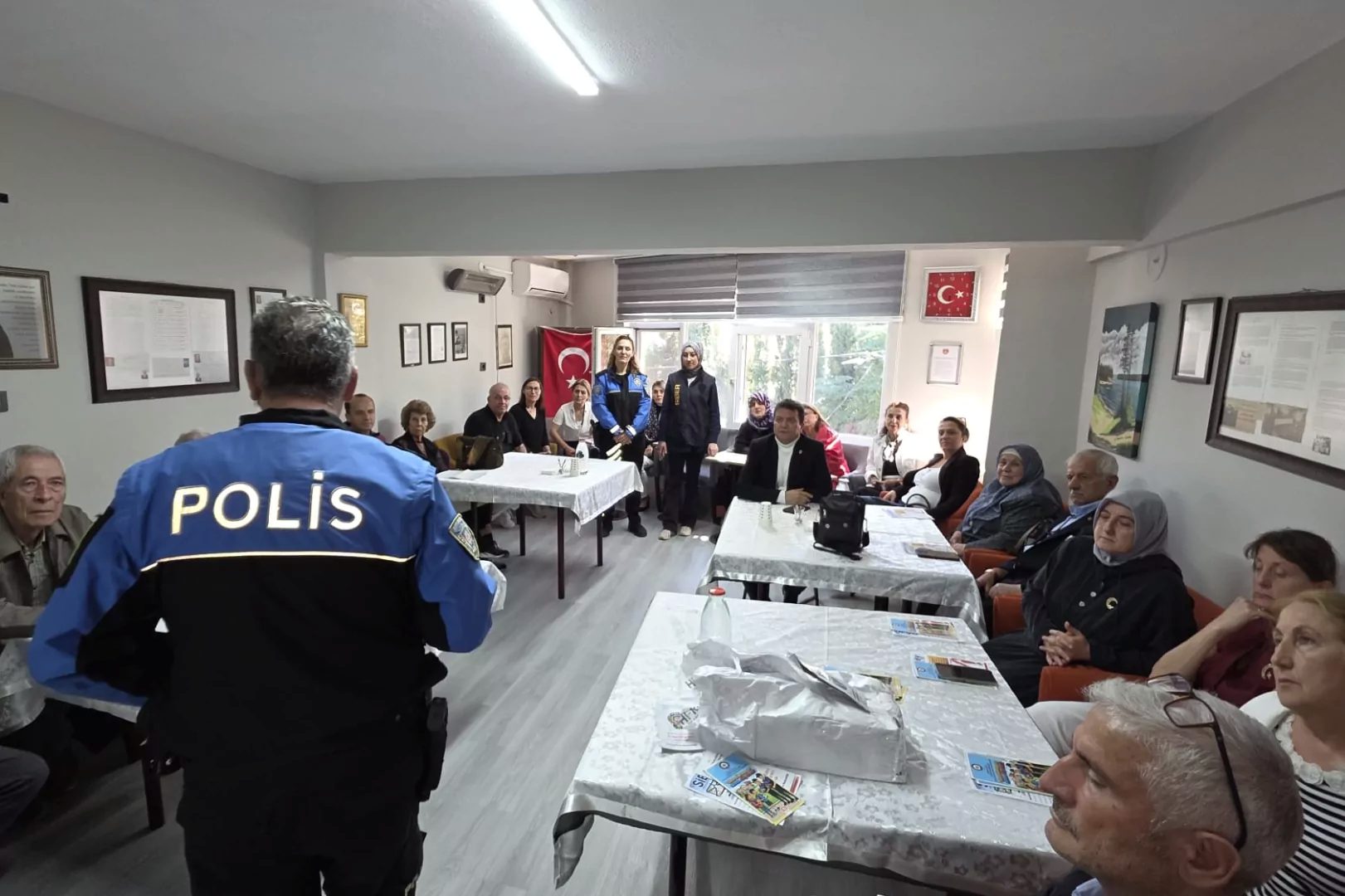 Bursa İl Emniyet Müdürlüğü ekipleri, Türkiye Emekli Astsubaylar Derneği (TEMAD)