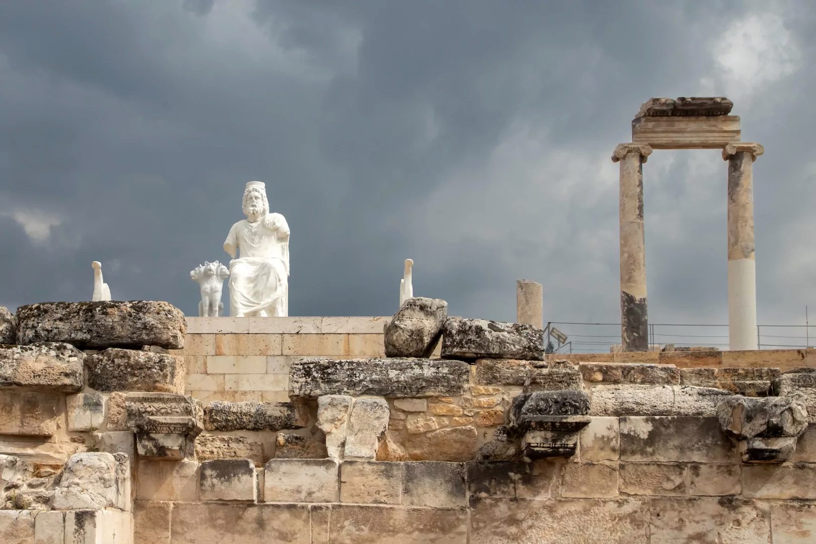 Tofaş, 2005 yılından bu yana Hierapolis Antik Kenti’nde yürütülen kazı
