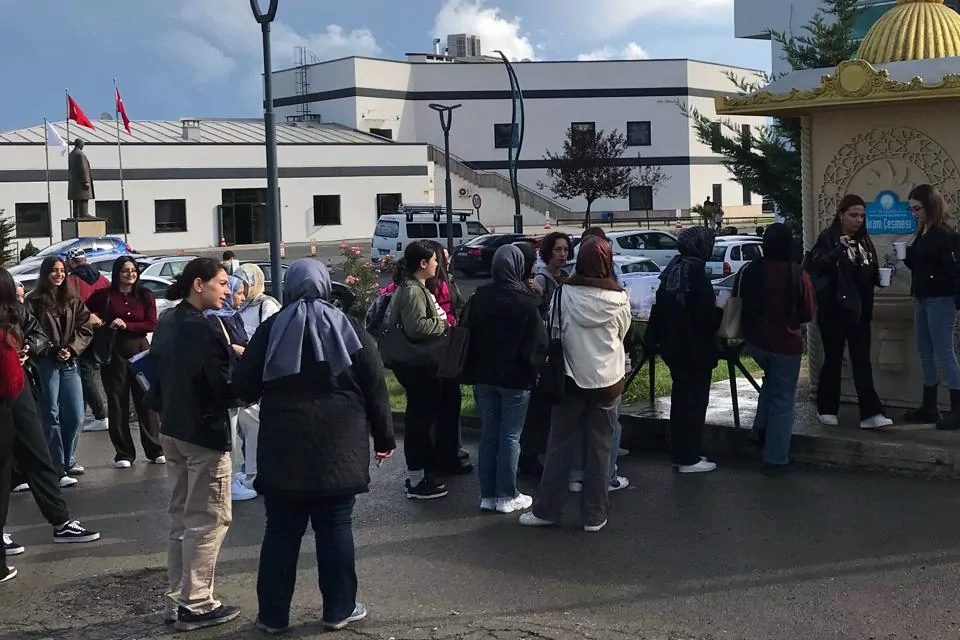 Trabzon Büyükşehir Belediyesi, yeni akademik dönemde de üniversite öğrencilerini yalnız