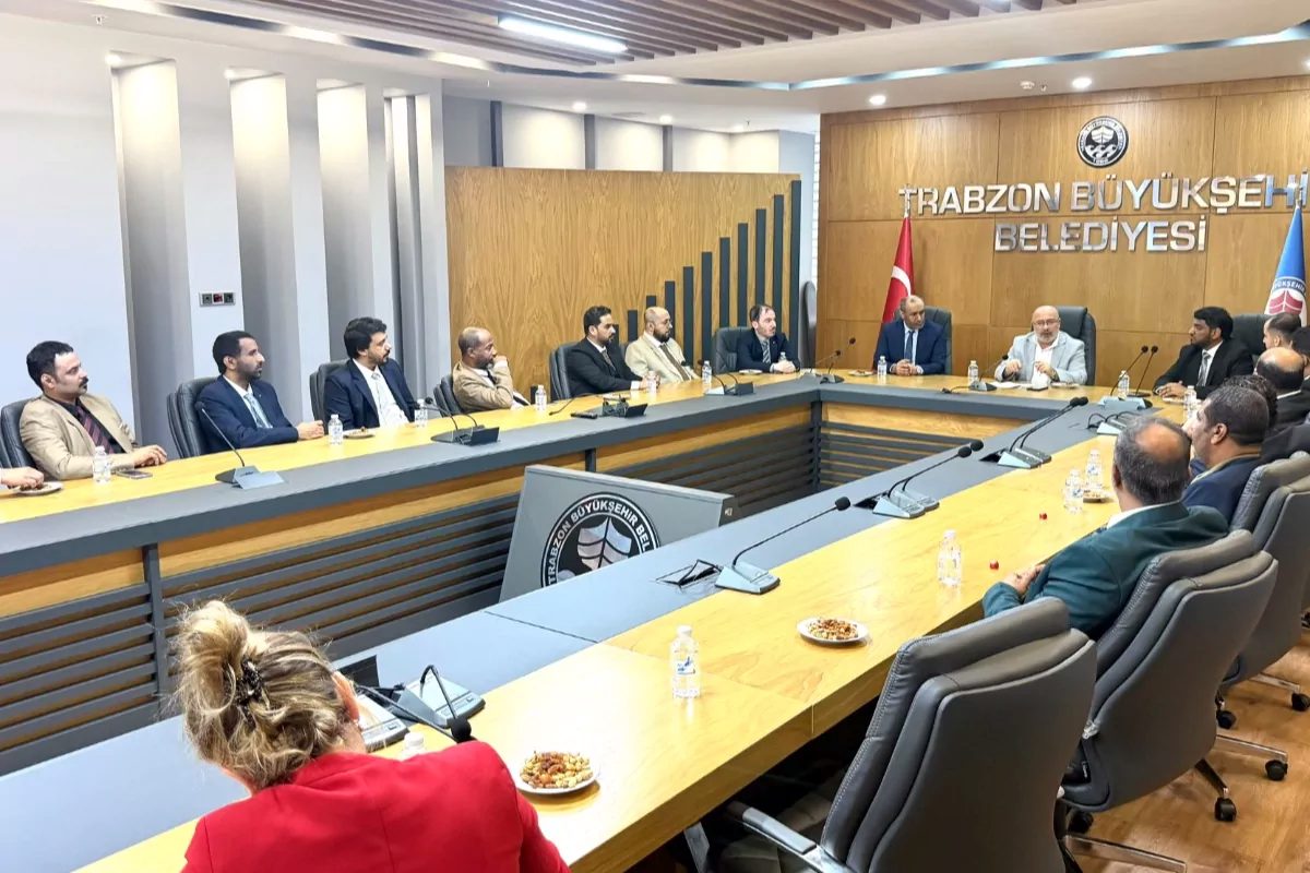 Trabzon Büyükşehir Belediye Başkanı Ahmet Metin Genç’in Umman heyetini kabul