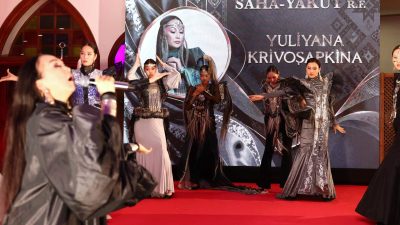 Türk dünyasının köklü giyim kültürünü, geleneksel dokularını ve çağdaş tasarım