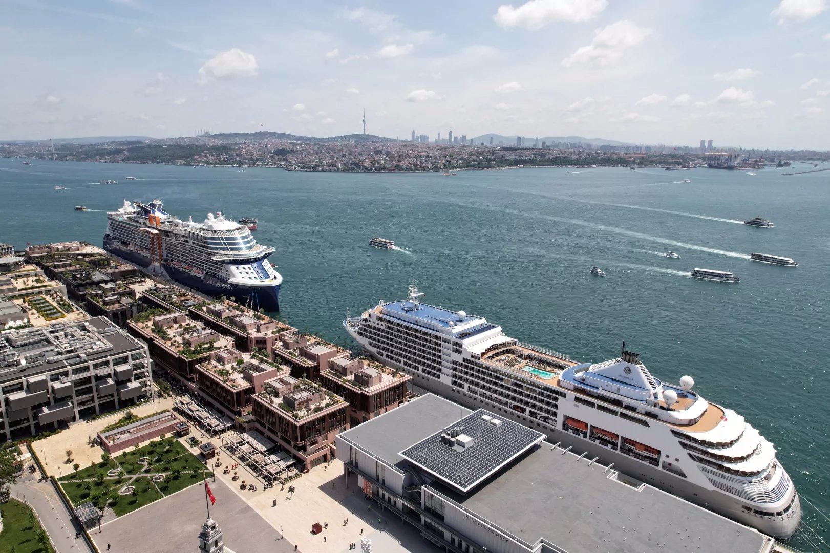 Kruvaziyer turizminde bu yıl 976 kruvaziyer gemisi ile 1,6 milyon