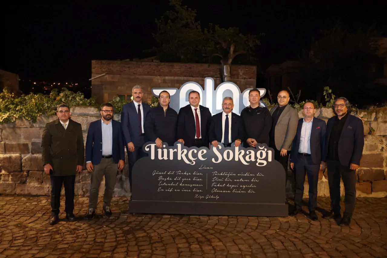 Kayseri’de gerçekleştirilen TÜRKSOY 7. Kıdemli Memurlar Toplantısı kapsamında Talas’a gelen