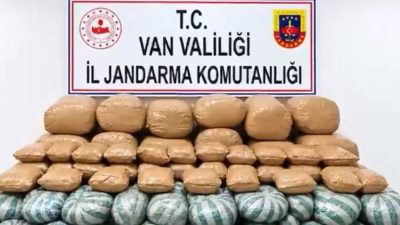 Van’ın Başkale ilçesinde jandarma ekiplerince düzenlenen uyuşturucu operasyonunda 517 kilogram