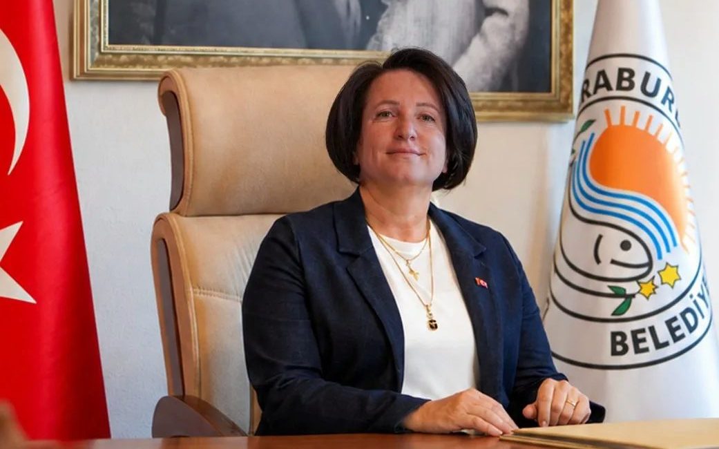 Yeni Parti’den istifa eden Karaburun Belediye Başkanı İlkay Girgin Erdoğan,