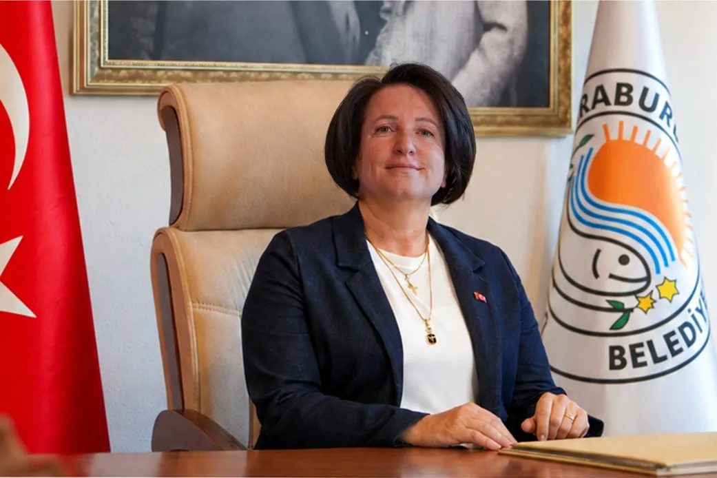 Yeni Parti’den istifa eden Karaburun Belediye Başkanı İlkay Girgin Erdoğan,